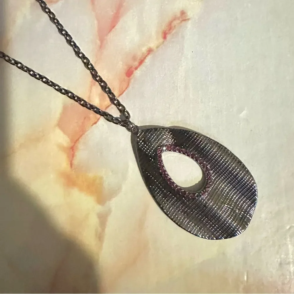 Grey rhinestone pendant necklace